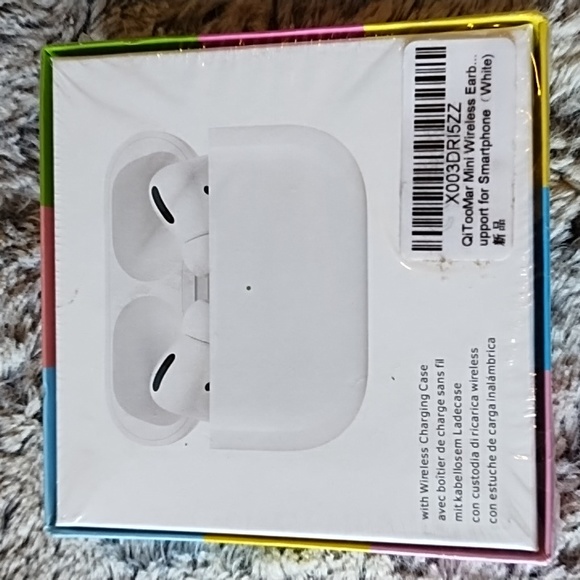 Earbuds - Picture 2 of 4